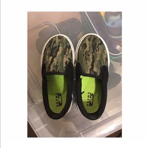 Toddler Omega Camouflage Slide Ons